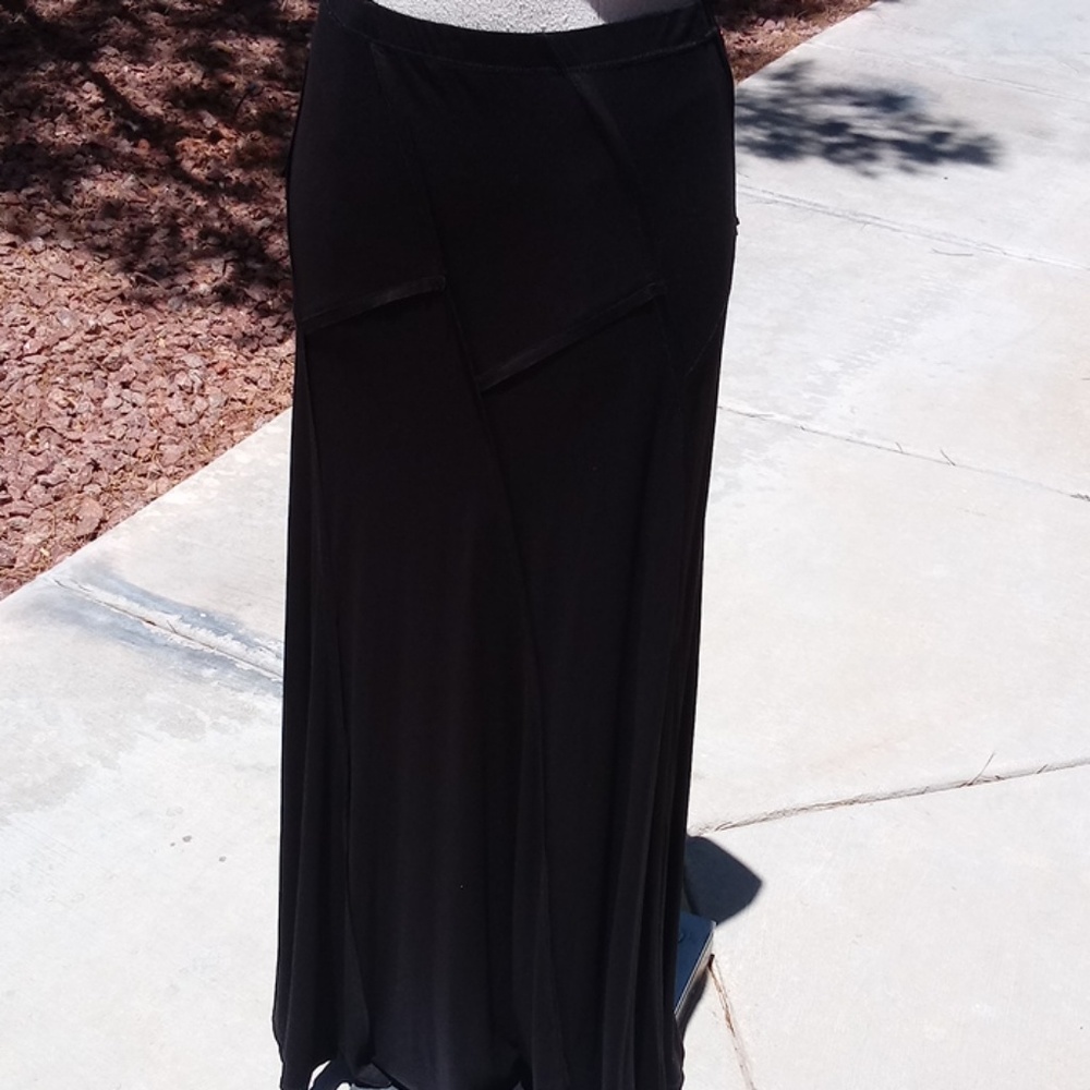 NEW STUDIO M beautiful loose long skirt